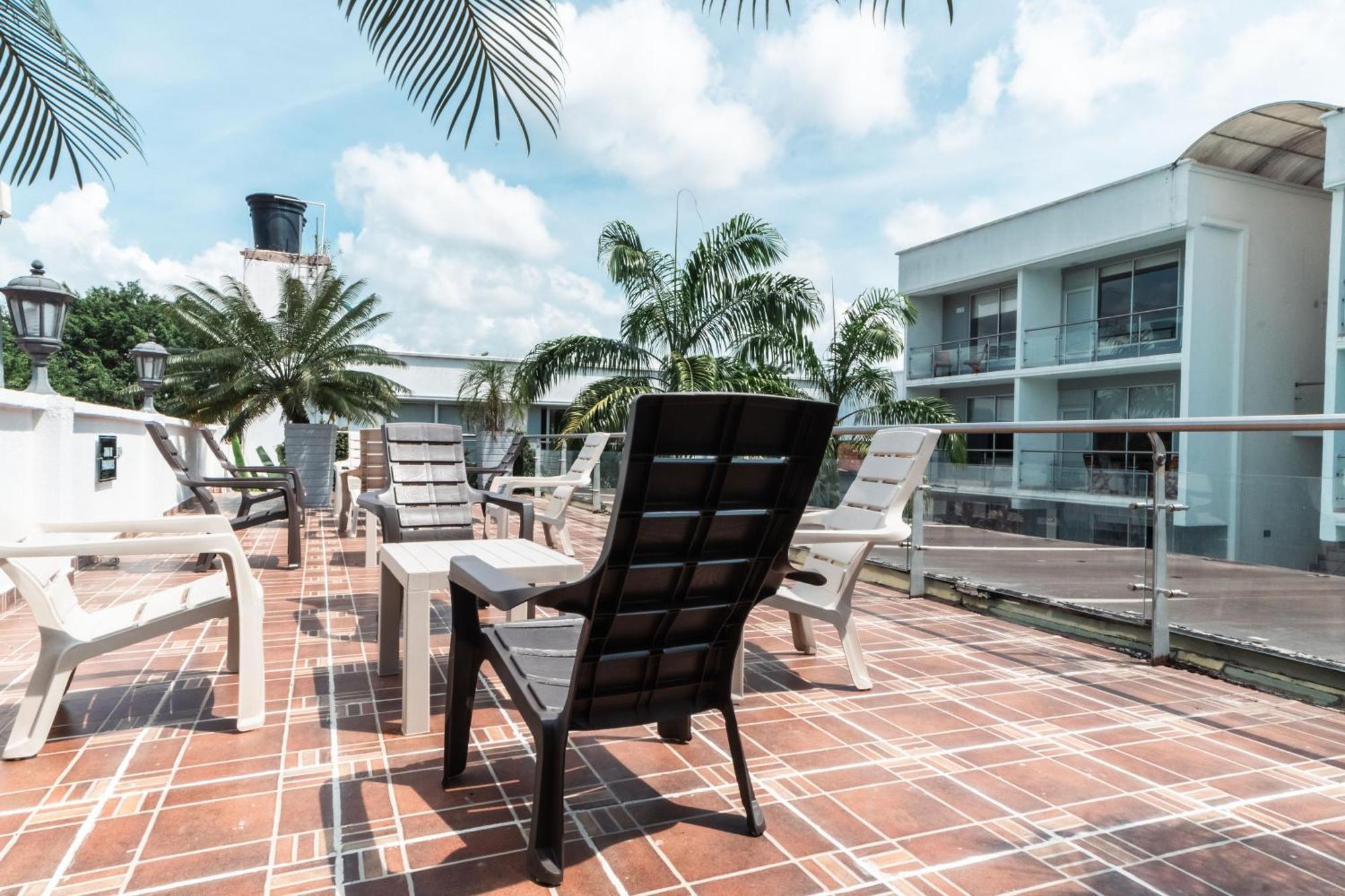 Hotel El Aeropuerto San Jose del Guaviare Exterior photo