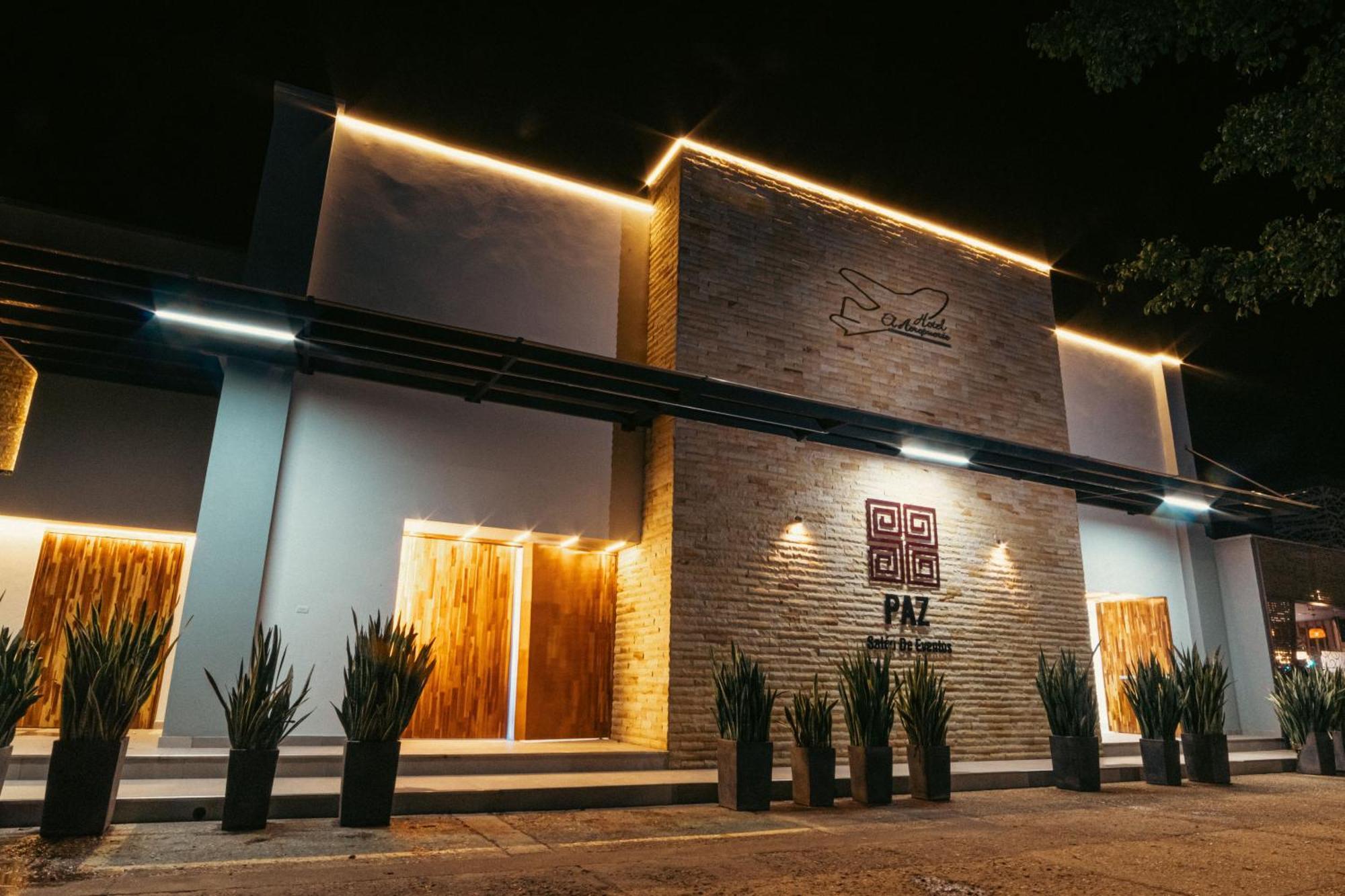 Hotel El Aeropuerto San Jose del Guaviare Exterior photo